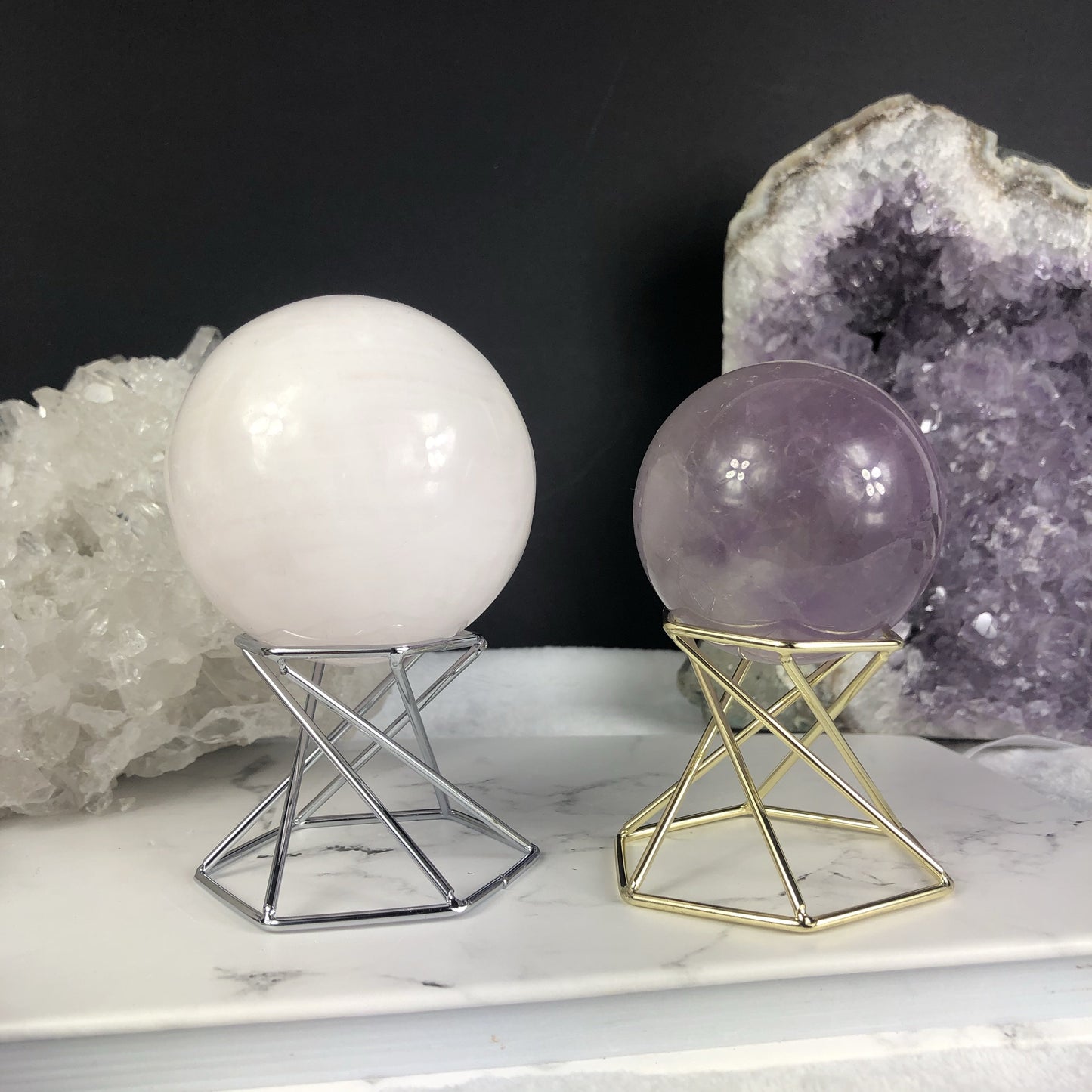 Twist Sphere Stand - Gold
