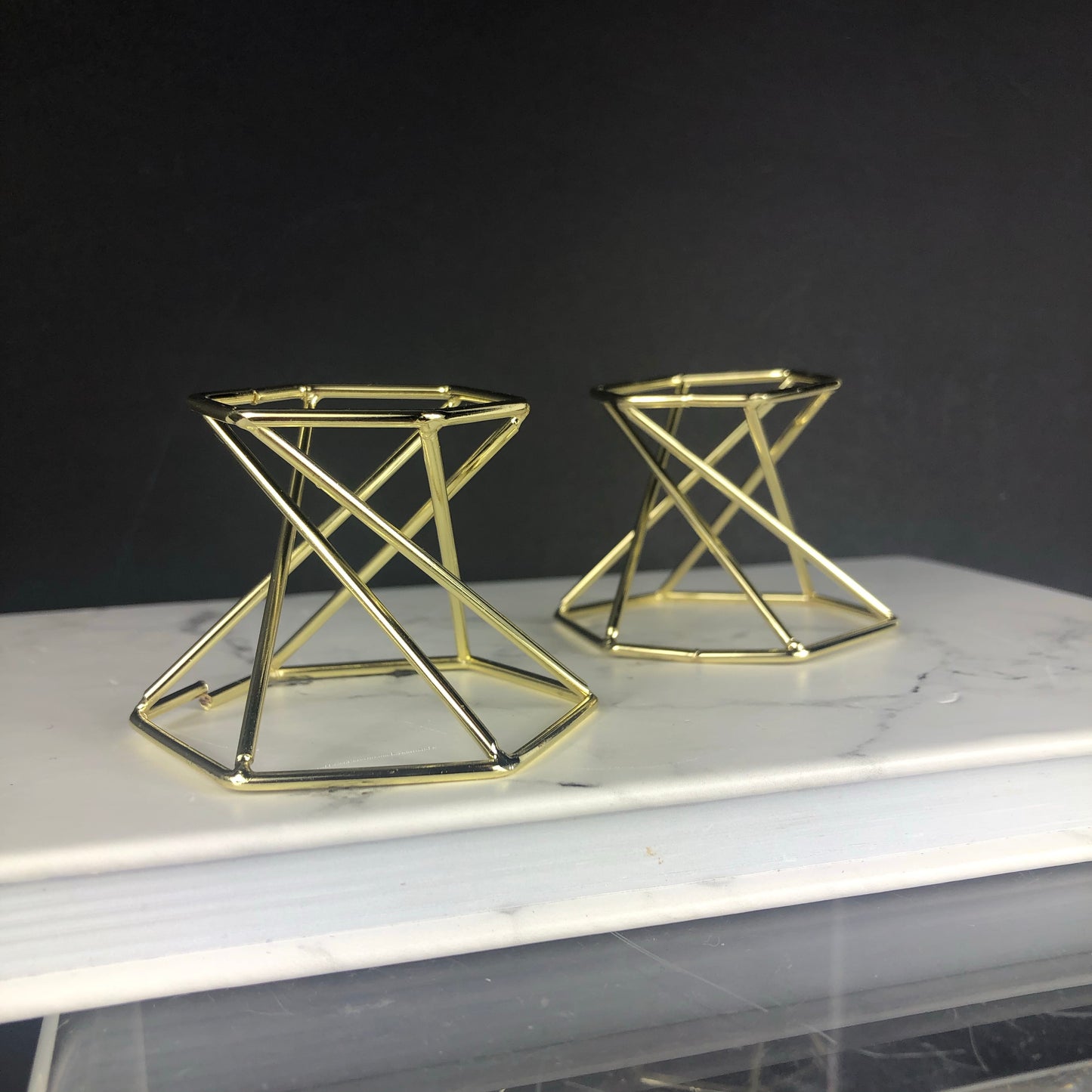 Twist Sphere Stand - Gold