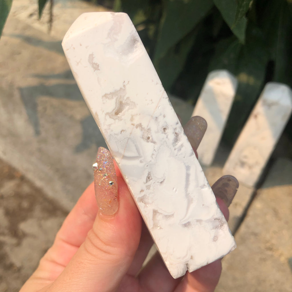 ONE High Grade Snow Agate Tower with Druzy
