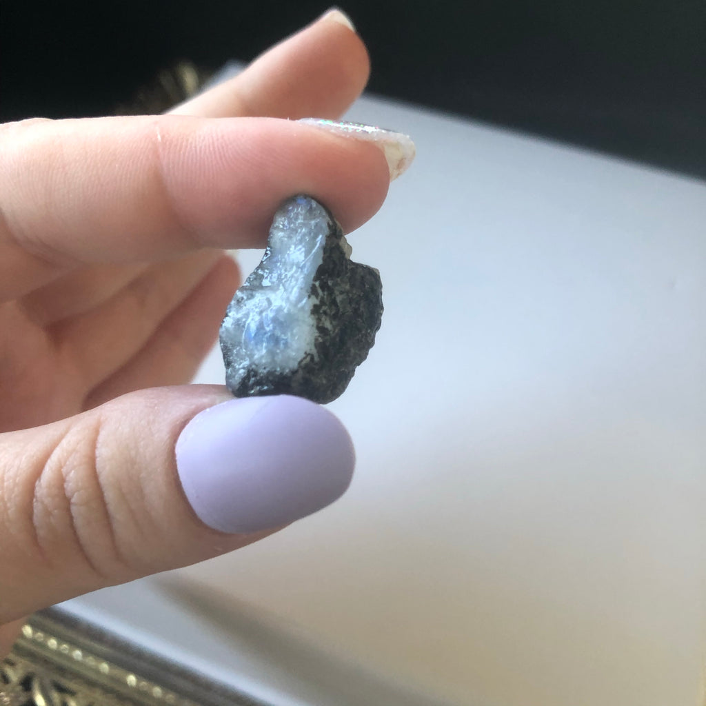 High Grade Extra Flashy Raw Moonstone Crystal