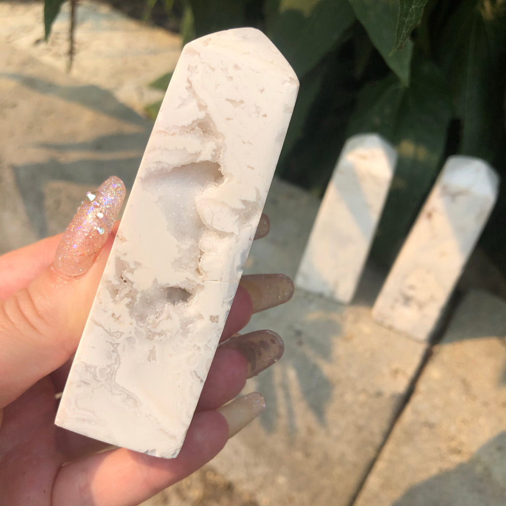 ONE High Grade Snow Agate Tower with Druzy