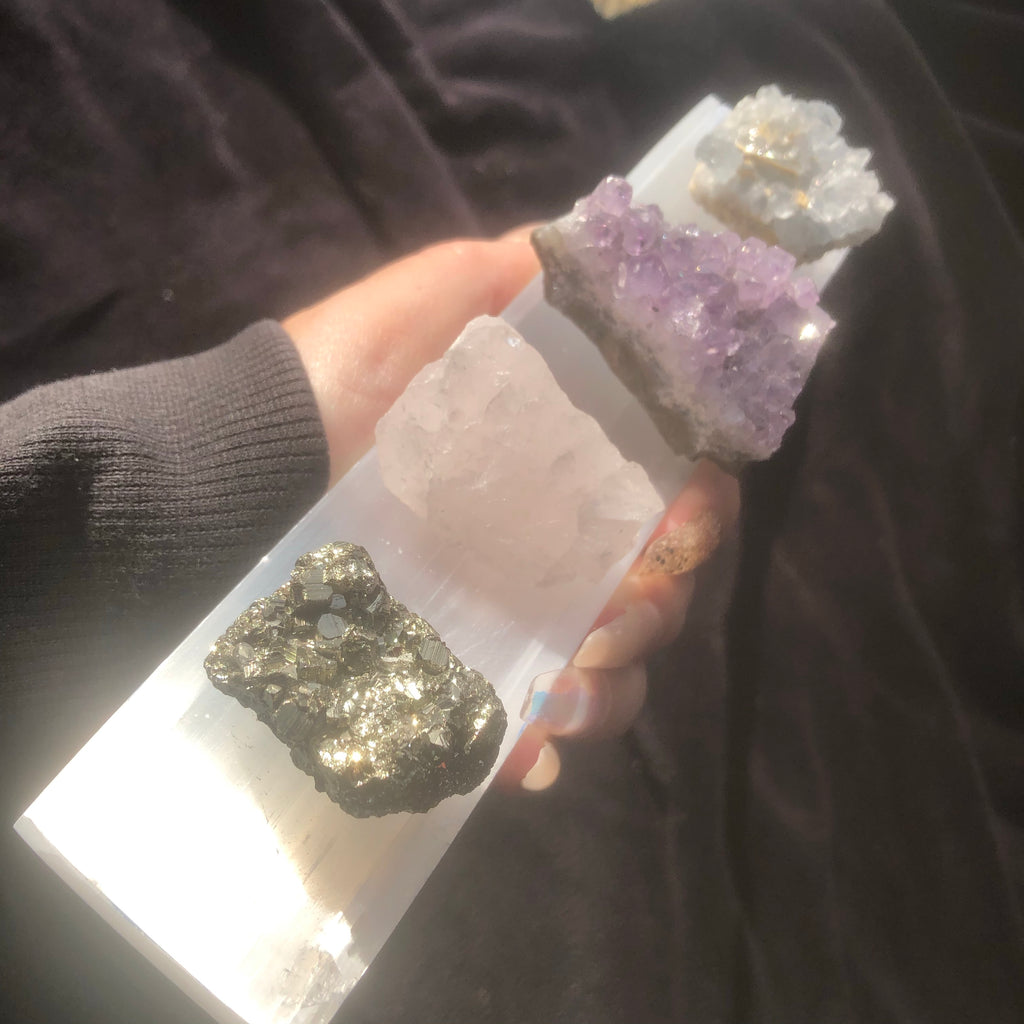 DELUXE Raw Crystal Set on Selenite Charging Plate